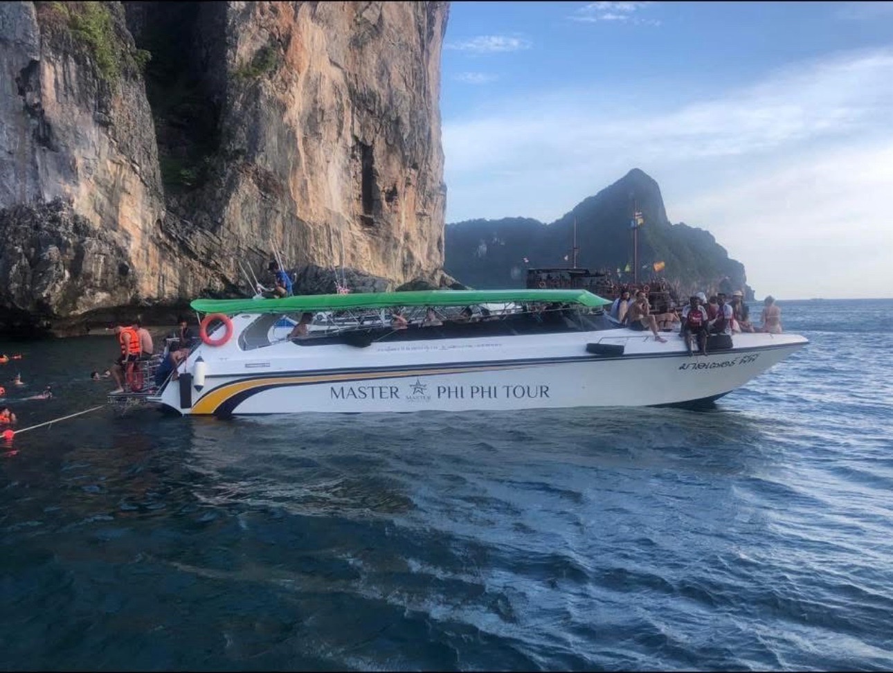 Boat tour through Phi Phi Islands